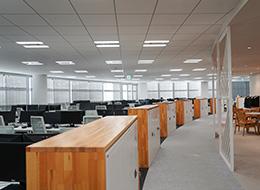 【ITエンジニア】要件定義・開発・運用改善まで一貫担当◆100％プライム案件◆残業20h◆客先常駐なし