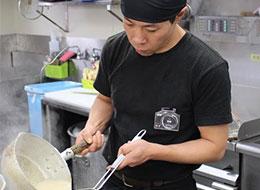 ラーメン山岡家の店長候補｜学歴/経歴不問*店長は月給41万円～*車通勤可*駐車場完備*面接1回*賞与年2回