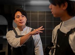 店長候補（ホール・キッチン）★新店舗続々OPEN／月給35万円以上・完全週休二日制・年間休日120日／面接1回