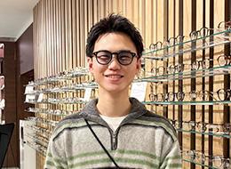 販売スタッフ｜未経験OK｜年収600万円可｜昇給・昇格年2回｜残業月6～8時間｜平均年齢27歳