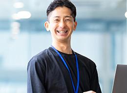 SE／プライム案件･自社内開発案件あり／フレックスあり／年休127日／有休取得率70%以上／リモート案件多数