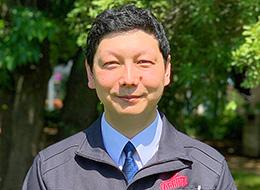 人事担当の佐藤さん：免許は一生ものの財産です！