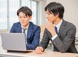 貿易プランナー（海運業）◆未経験歓迎◆内勤メイン◆国際物流を支える仕事◆ノーネクタイOK◆17時20分退勤