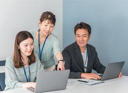 社内SE*月給32万〜46.5万*大阪勤務*100%自社内*残業月20h未満*年休125日*1ヶ月以内の内定可
