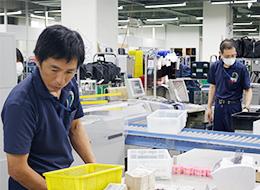 1人ひとりが黙々と作業を行いながらも、チームで協力して業務に取り組んでいます！