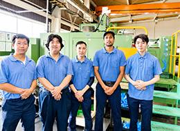 国内トップシェアの機械オペレーター／未経験大歓迎／平均勤続15年以上／残業月5〜10h／10期連続決算賞与あり