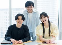 広告アシスタントディレクター■未経験OK■月給27.5万円～■年休120日以上■中目黒駅徒歩1分■転勤なし