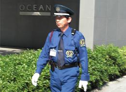 施設警備スタッフ【未経験歓迎】受付や巡回、モニター監視など/座り業務多数/面接1回/転勤なし