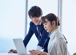 10名限定採用*クラウドエンジニア*原則チーム体制* 需要の高いスキルを身につけ高年収を実現*定着率100%*