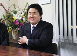 インフラエンジニア【定着率ほぼ100％】月給35万円～*賞与年2回*リモート×出社のハイブリッド*住宅手当あり