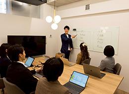 SESでの働き方を変えたい方、当社で一緒に働いてみませんか？（写真は研修の風景）