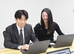 医師やスタッフが本来の業務に専念できるよう、一気通貫のサポートで現場の負担を軽減します。