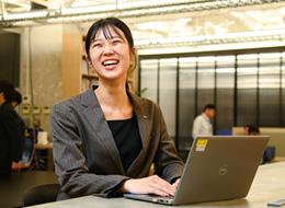 【異業種営業出身・26歳】未経験からの挑戦！入社1年半でリーダー昇格＆想像以上の年収アップ