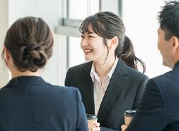 平均年齢26歳と、同年代の社員が多く、良い雰囲気の中勤務できるのが嬉しいです！