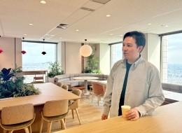 「無理なく働きながら技術を磨ける環境に出会えたことが、一番の転機でした」開発部課長の新井さん。