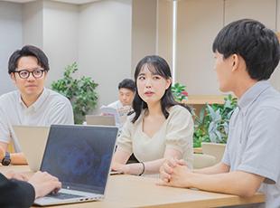 経験者でも最大4ヶ月の研修あり！手厚いサポートでAWSの最先端スキルを確実に習得できる環境です。