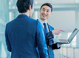 ワンフロアのオフィス環境。日々の活発な意見交換が、より良い提案に繋がっています。