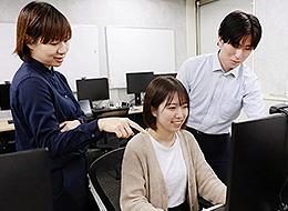 仕事終わりやイベント参加後に社員同士で飲みに行くこともあります。