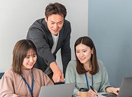 『持っているスキルを少しだけ役立てる』という絶妙なバランスで、無理なく専門性を維持できます。