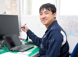 まずは周囲の方々の助けなしに一人で仕事ができるよう、勉強と経験を積んでいきたいです！