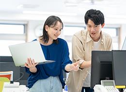 WEBマーケター／週4日在宅＆フレックスタイム制／月給29.5万円～／TV CM放映中！／経験を活かして働ける