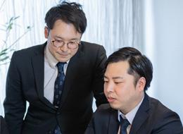 開発エンジニア＃実務未経験もOK＃賞与4.5ヶ月＃引越し補助最大10万円＃リモートOK＃残業月10時間程度