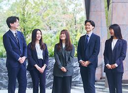 アシスタントスタッフ｜未経験歓迎*月収35万円～可*20～30代活躍中*11連休の実績有*育成実績8000名～