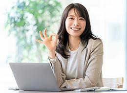 SNSクリエイター★未経験大歓迎◇フルリモ・副業OK◇研修充実◇残業なし◇髪・服・ネイル自由◇年休125日！