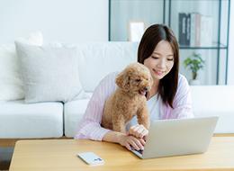★スキルとPCがあればどこでも働ける！研修を終え、ペットを飼いはじめた社員も★