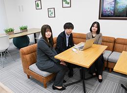 【開発エンジニア】◆SESから脱却中◆自社サービス開発に注力◆賞与年3回◆案件自由選択◆公式YouTube始動