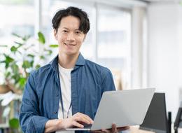 社内はとっても穏やか！代表ともフラットに話せる距離感で、困ったときはすぐに相談できる安心環境です。