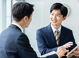 社長や先輩とも距離が近く、みんなでアイデアを出し合っています！
