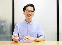 SE｜ほぼ100％自社内開発｜チーム制｜週3リモート可×フレックス｜賞与3カ月分実績も｜業界大手グループ
