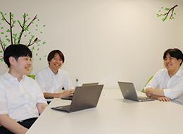インフラエンジニア■実務未経験・第二新卒歓迎■約9000本の動画研修で学び放題■年休125日■チームで参画