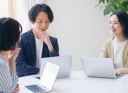 開発エンジニア／還元率最大85％／自社開発へのシフト可／フルリモート制度有／年休121日／残業10h以下