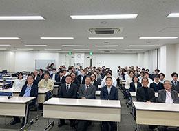 様々な知見を持つ社員が集まっており、技術的な相談がしやすい環境です