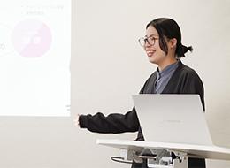 採用・広報（マネージャー候補）◆月給37万～48.5万円＋賞与年2回◆時差出勤あり◆残業月20時間程