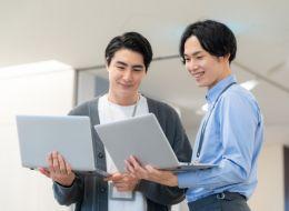【制御設計】自社製品の開発も■半導体や航空系など大手企業の工場にも導入■年休121日■残業少なめ■賞与年2回