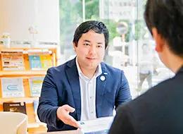 トヨタという信頼あるブランドのもと、お客様の暮らしや人生に寄り添った提案ができます。