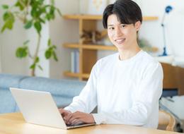 ITからメーカーまで多彩な業界を経験！一社にいながら専門性を高められます。