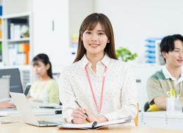 内勤営業■デスクワークデビュー■リモートOK■年休114日以上■保養所割引あり