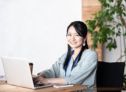 お互いに協力しながら仕事を進めることができ、コミュニケーションもとりやすいですよ！