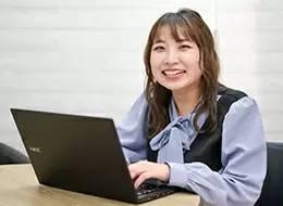私も未経験から始めて1年でクリエイティブに携われるようになりました！一緒に頑張りましょう♪