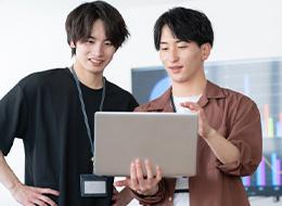 初級エンジニア☆完全未経験歓迎☆研修充実☆資格取得支援多数☆基本定時退社☆実質年休156日も可☆マニュアル完備