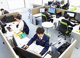 ご希望や適性により客先での案件もありますが、自社内メインのため当社社員たちとともに成長できます。