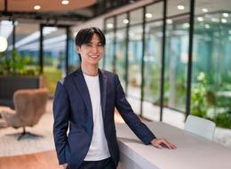 ＷＥＢマーケター（SNSマーケ）｜未経験歓迎／月給３２万円／月残業5h以下／フルリモート勤務可