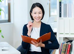 営業事務*年休125日*17年連続黒字*賞与年2回・決算賞与あり*制服・オフィスカジュアル選択可