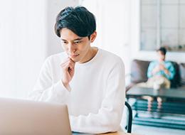 開発エンジニア■100％自社内開発■フレックス制■15時退社可■直請け■賞与年2＋決算賞与あり■リモートOK