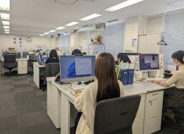 コンサルティング営業（管理職候補）／不動産・金融営業の経験を活かせる／月給32万円～／17時退社／宅建手当あり