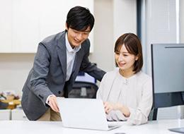 サポート事務◆未経験歓迎！年休125日／家賃負担ゼロの寮完備／専門の研修カリキュラムあり／全国募集